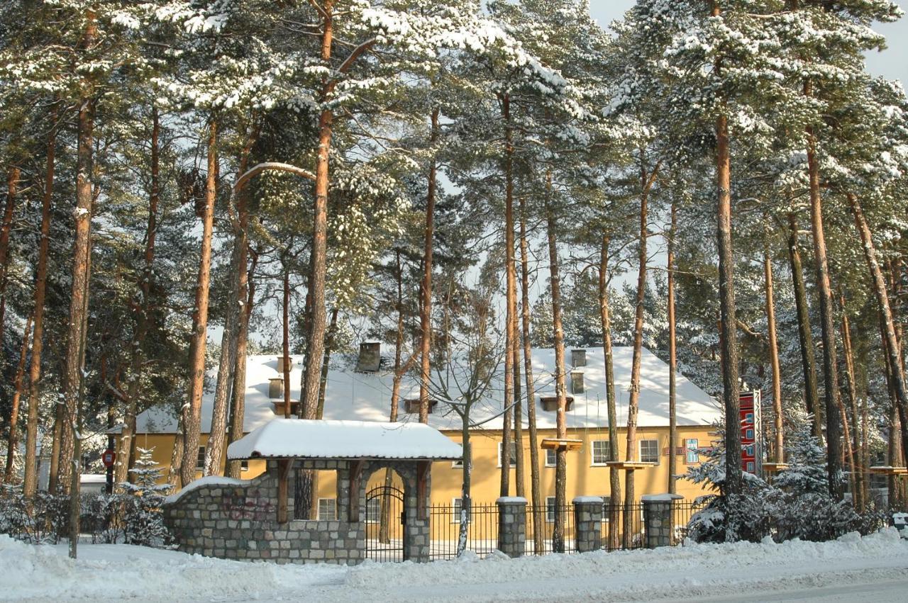 Gosciniec Borne Sulinowo - Byla Baza Wojskowa Hotel ภายนอก รูปภาพ