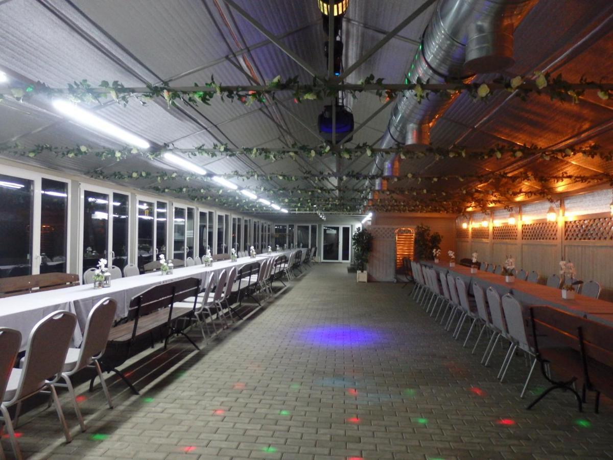 Gosciniec Borne Sulinowo - Byla Baza Wojskowa Hotel ภายนอก รูปภาพ