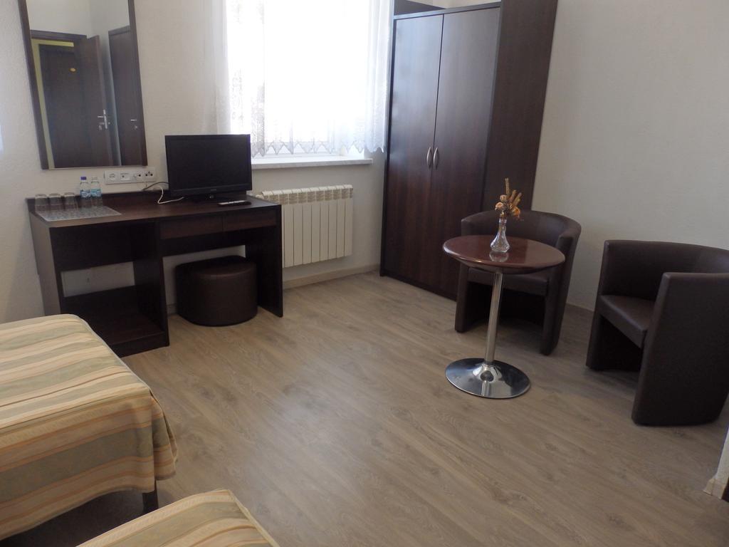 Gosciniec Borne Sulinowo - Byla Baza Wojskowa Hotel ภายนอก รูปภาพ